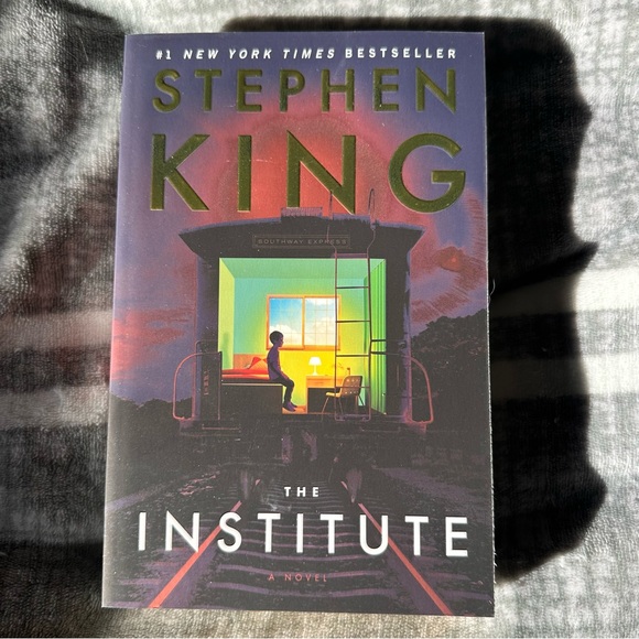 Stephen King Book Collection - Picture 3 of 6